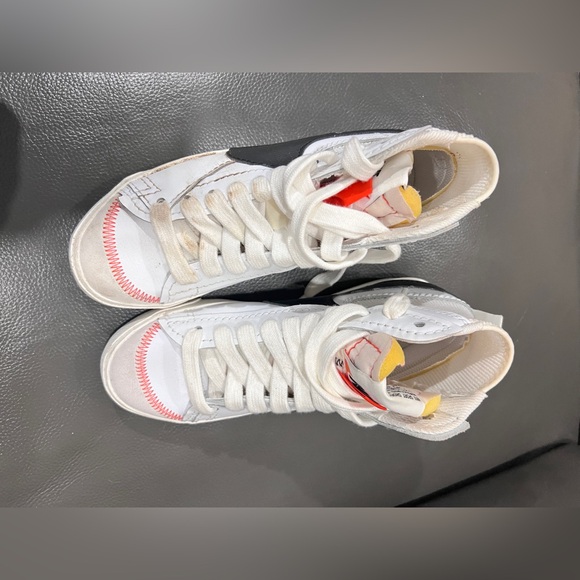 Nike White and Yellow Athletic Shoes high top . One sneaker has a dirty lace - Picture 1 of 4